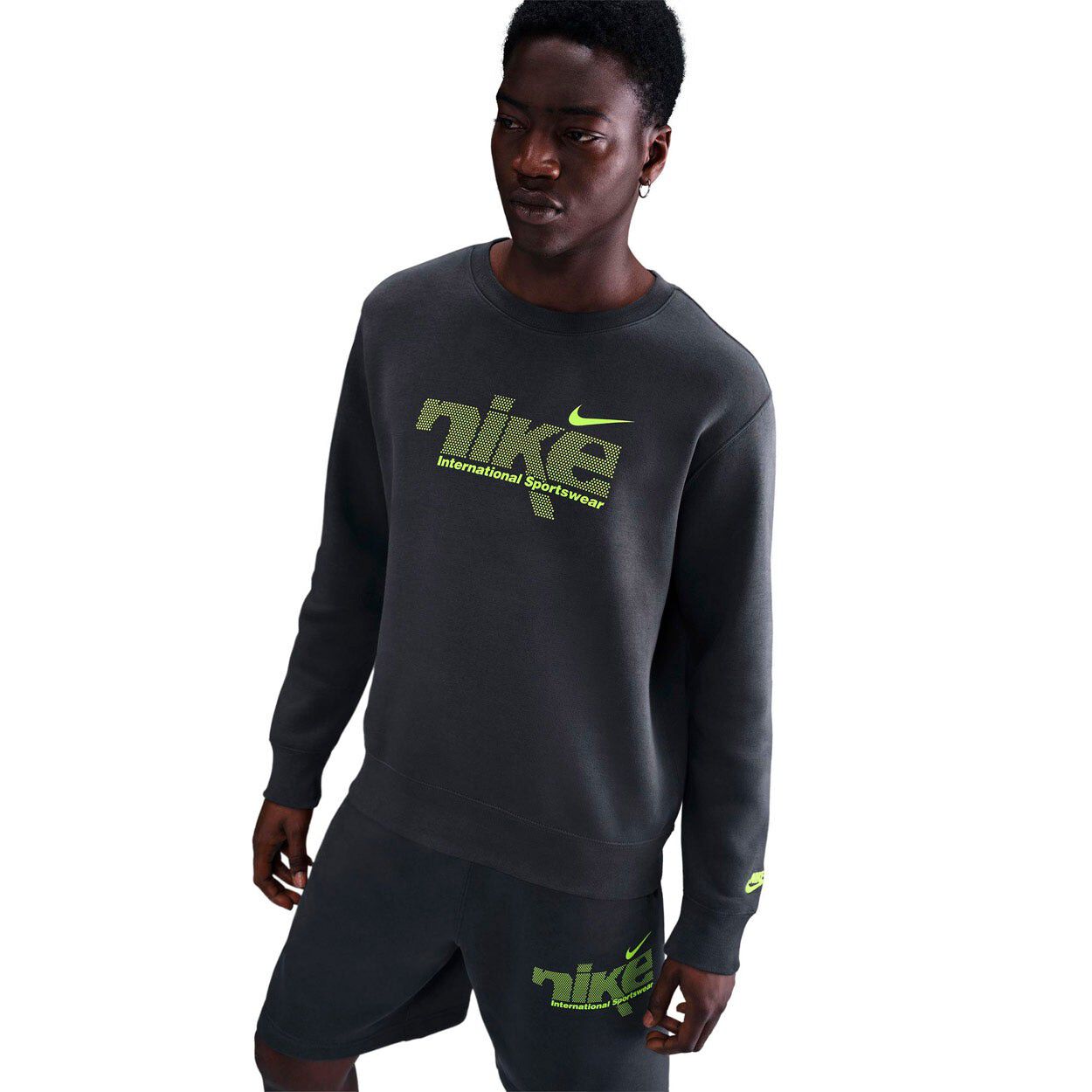 Club BB H&aelig;ttetr&oslash;je