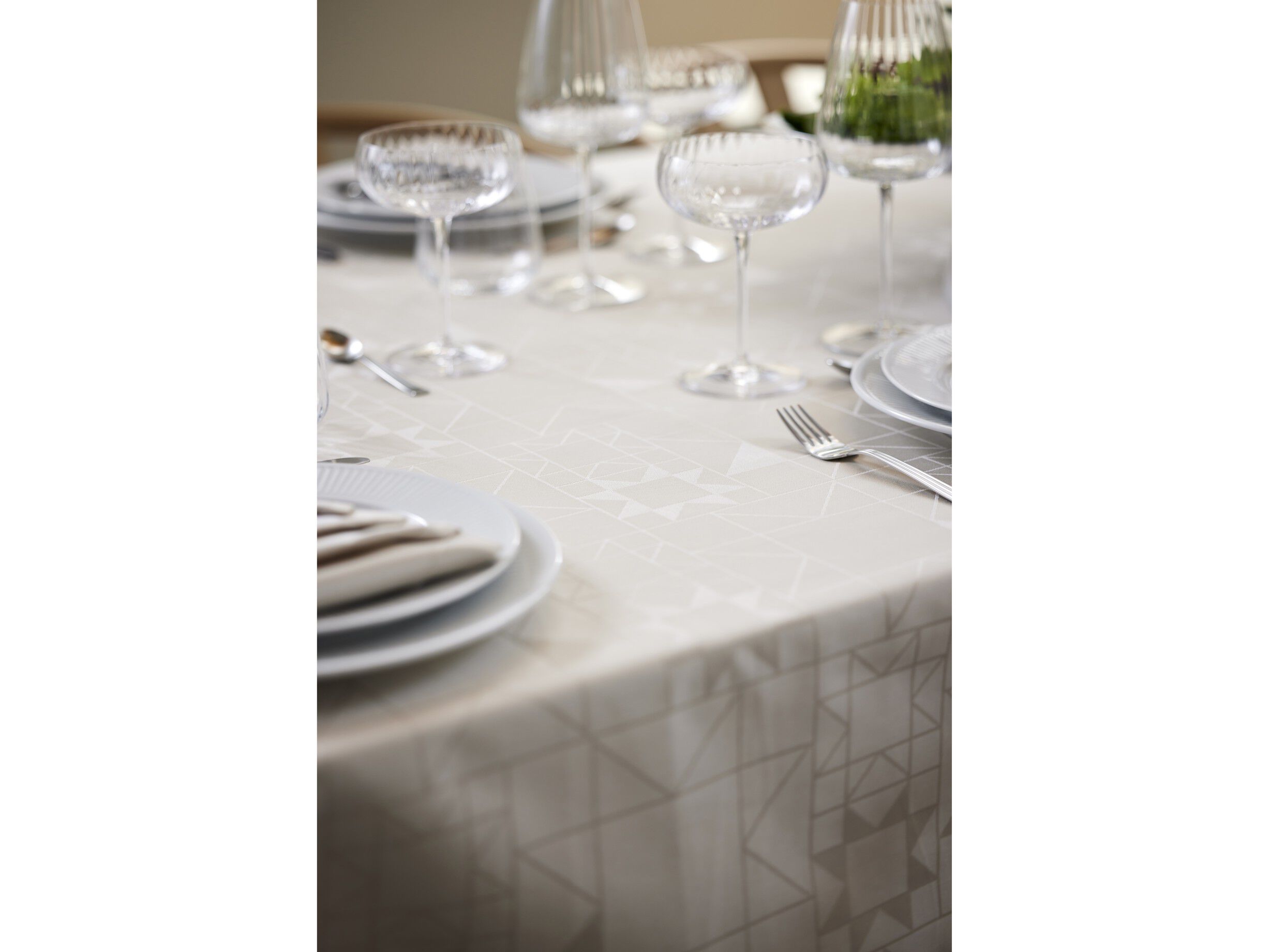 Dug 140x320 Star Damask Beige