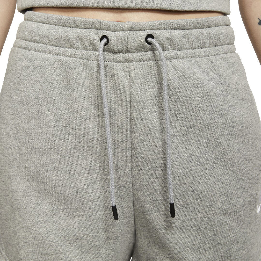 sportswear essential shorts