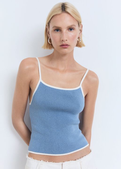 Knitted top with contrasting trim