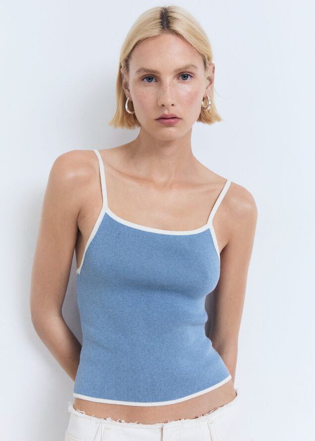 Knitted top with contrasting trim