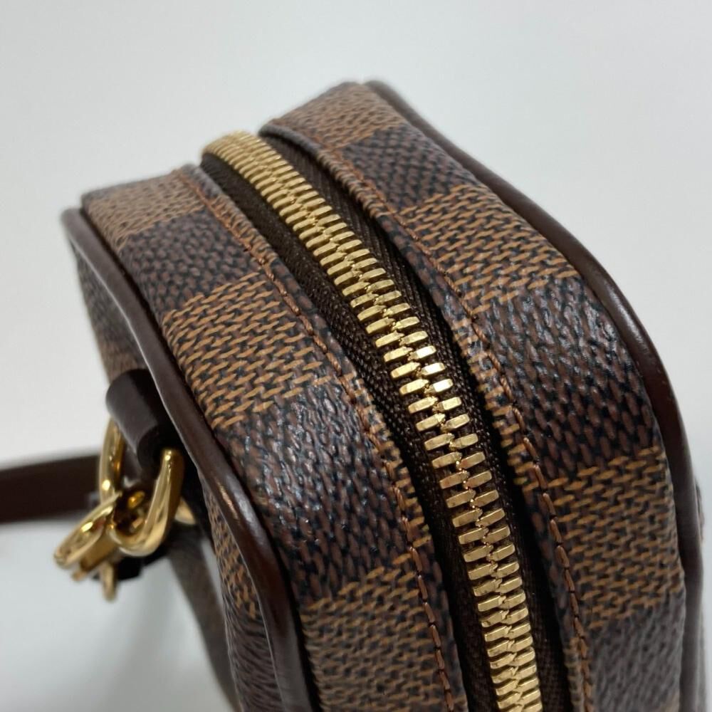 Louis Vuitton Shoulder Bags
