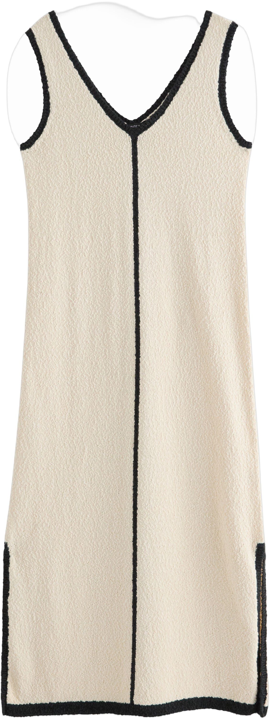 Soft knitted dress structured yarn