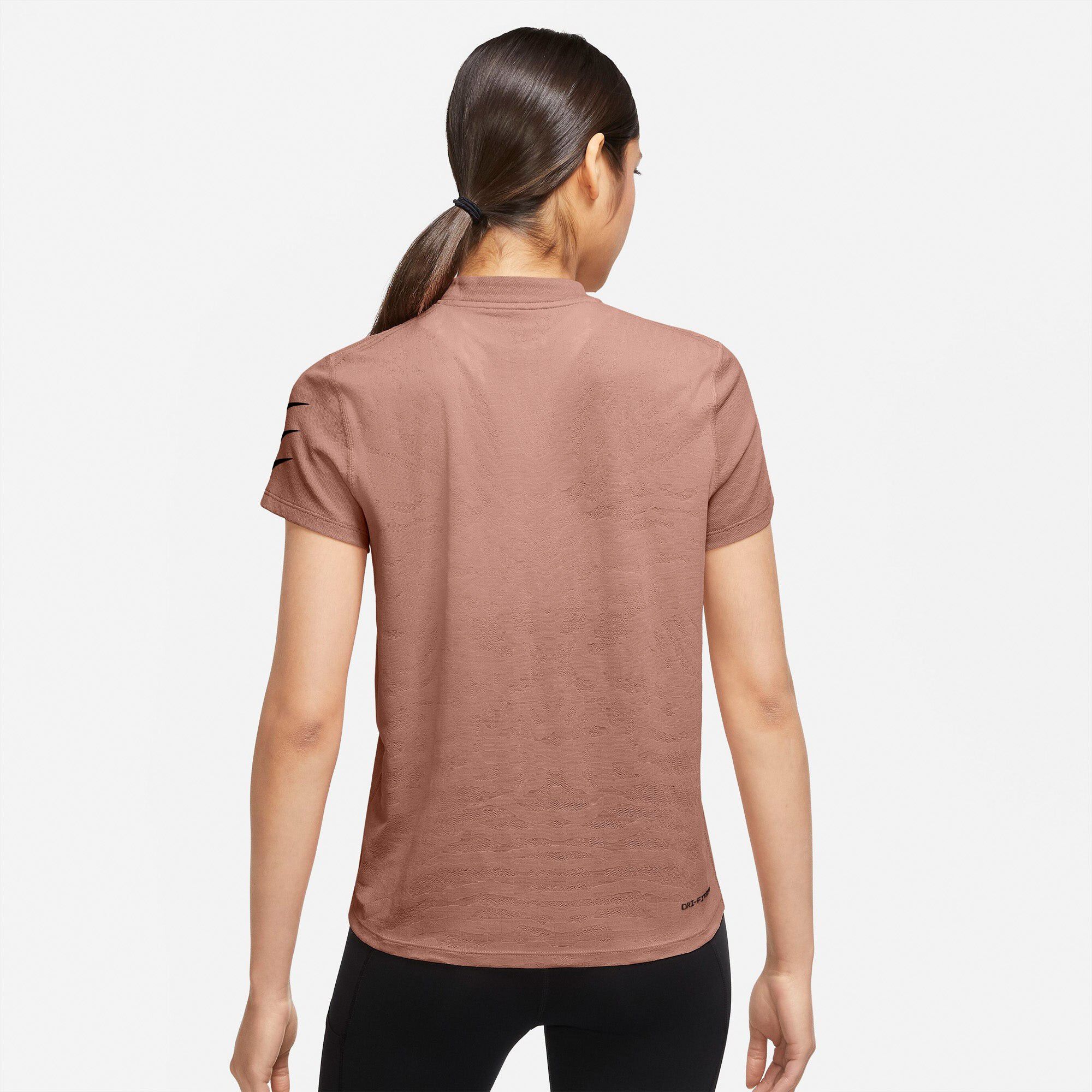 Dri-FIT ADV Run Division Engineered l&oslash;be T-shirt