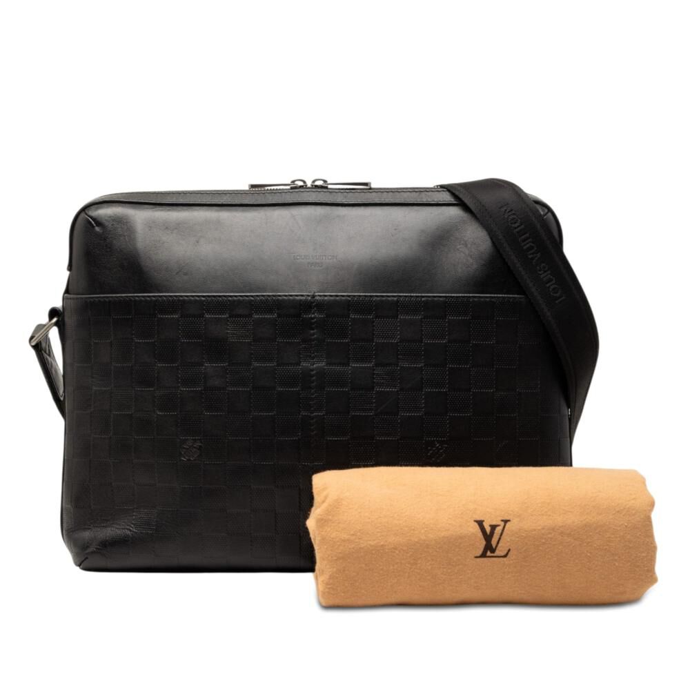Louis Vuitton Shoulder Bags
