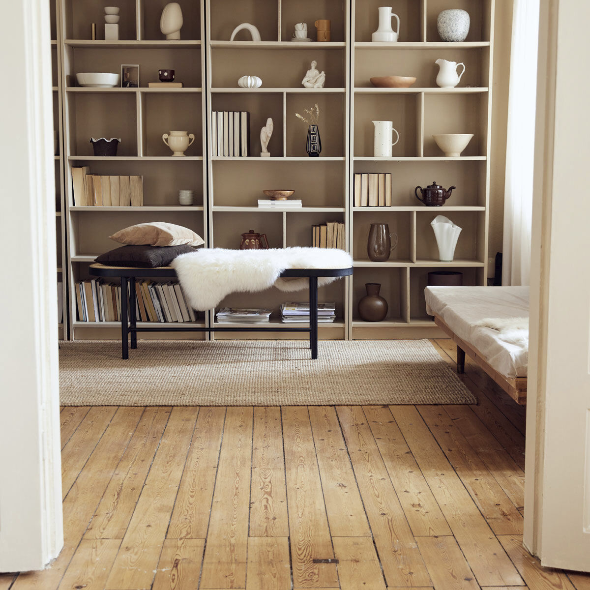 90cm-up New Zealand Sheepskin, Long Wool Ivory 95x60