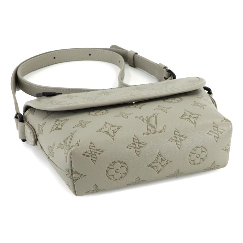 Louis Vuitton Shoulder Bags