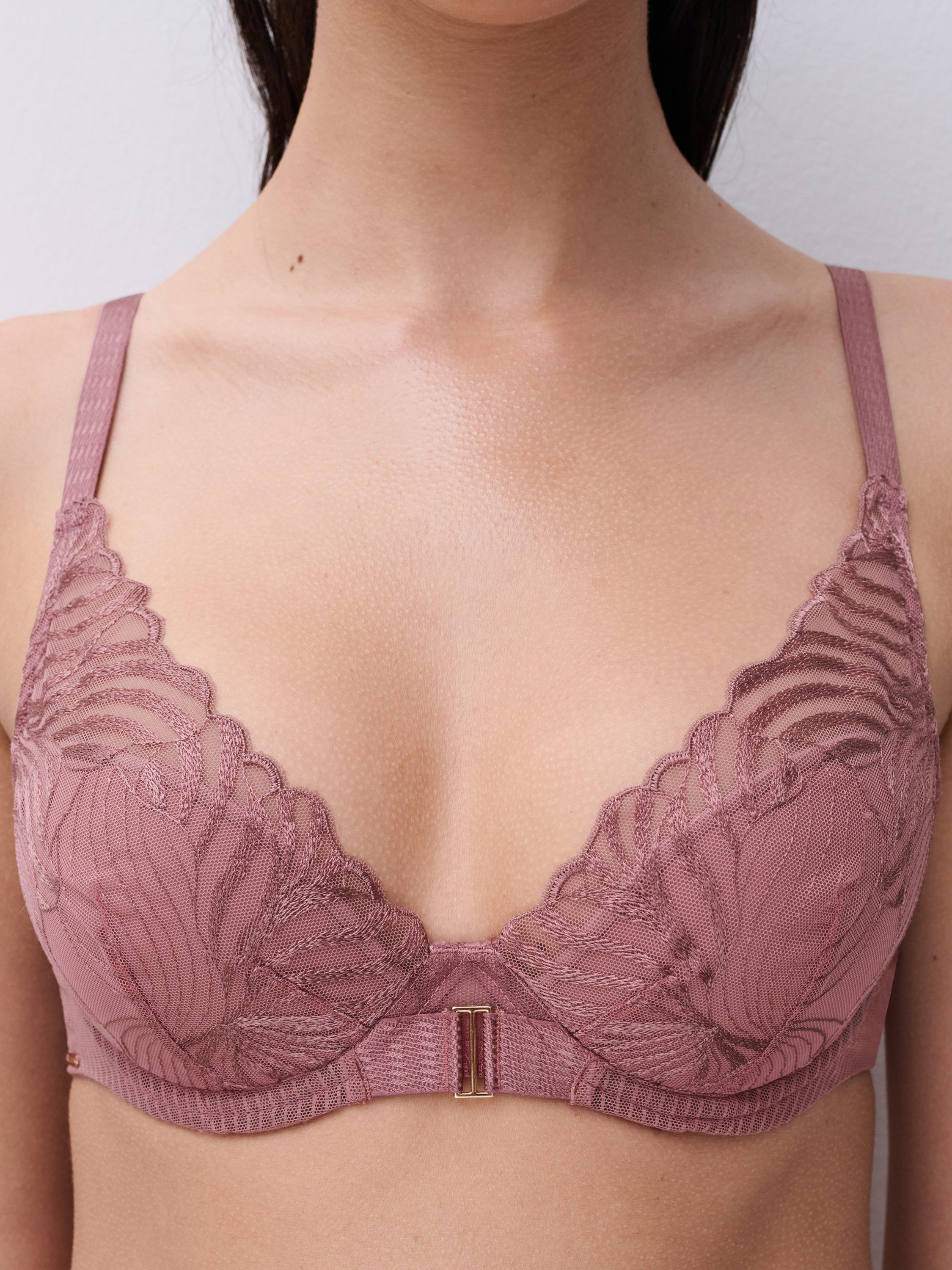 Legend Plunge Bra