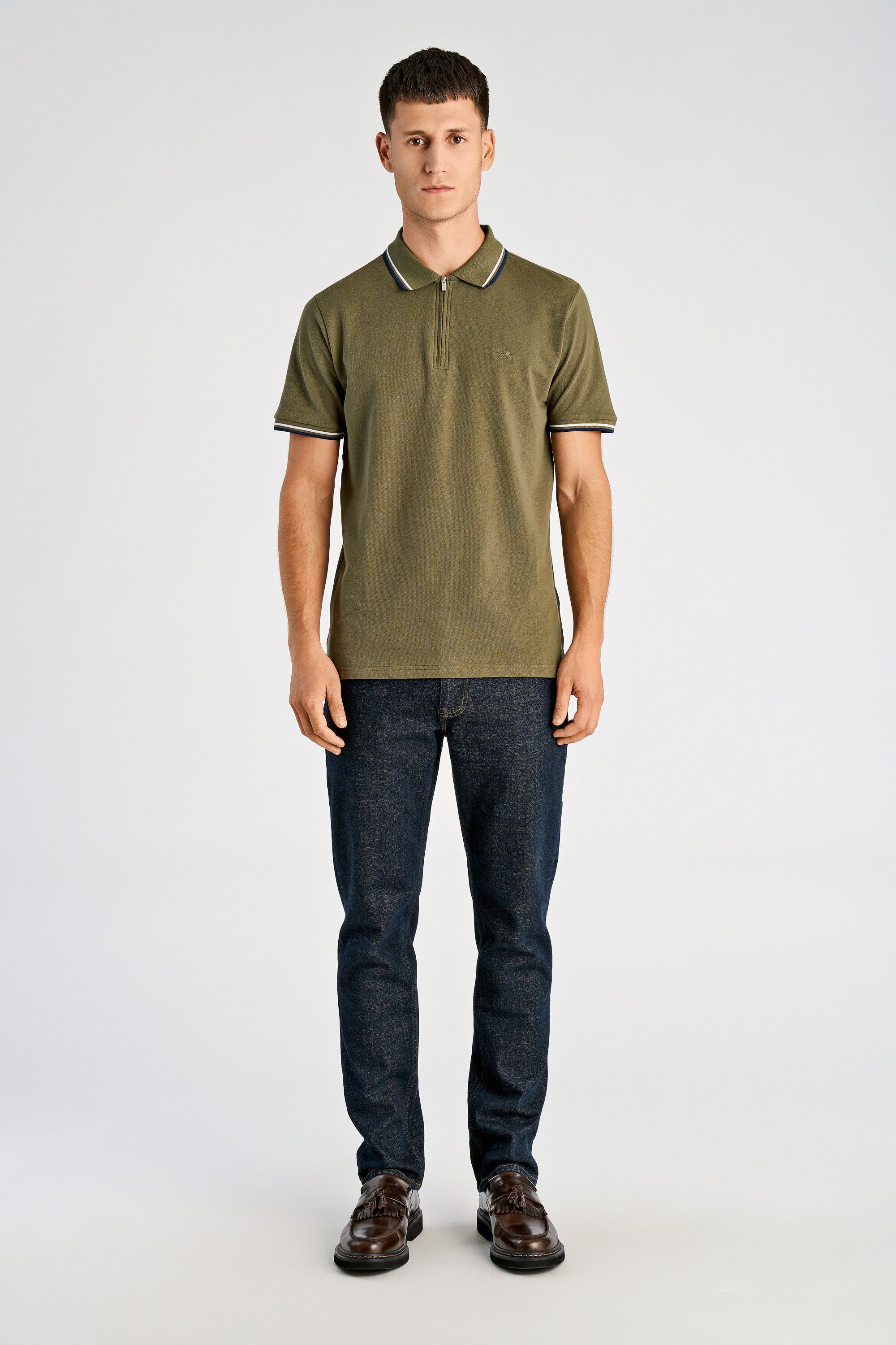 Polo shirt w. zip neck