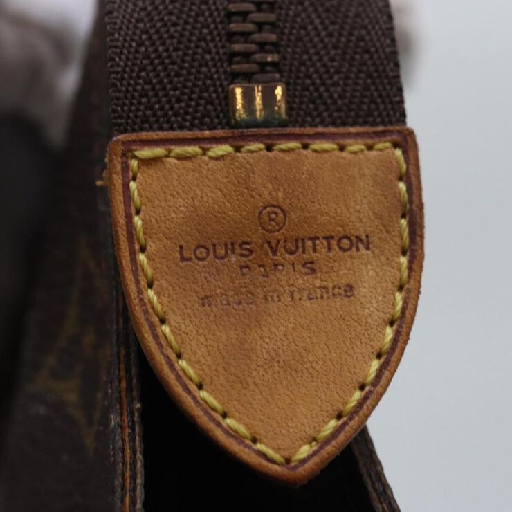 Louis Vuitton Poche Toilette
