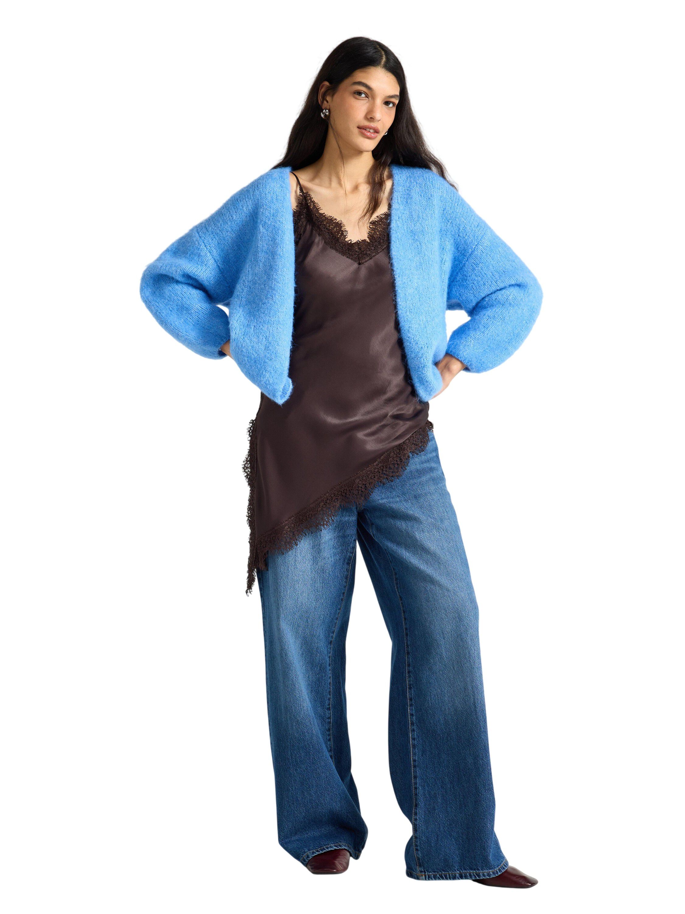 Soft and cosy knitted cardigan with