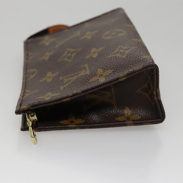 Louis Vuitton Poche Toilette