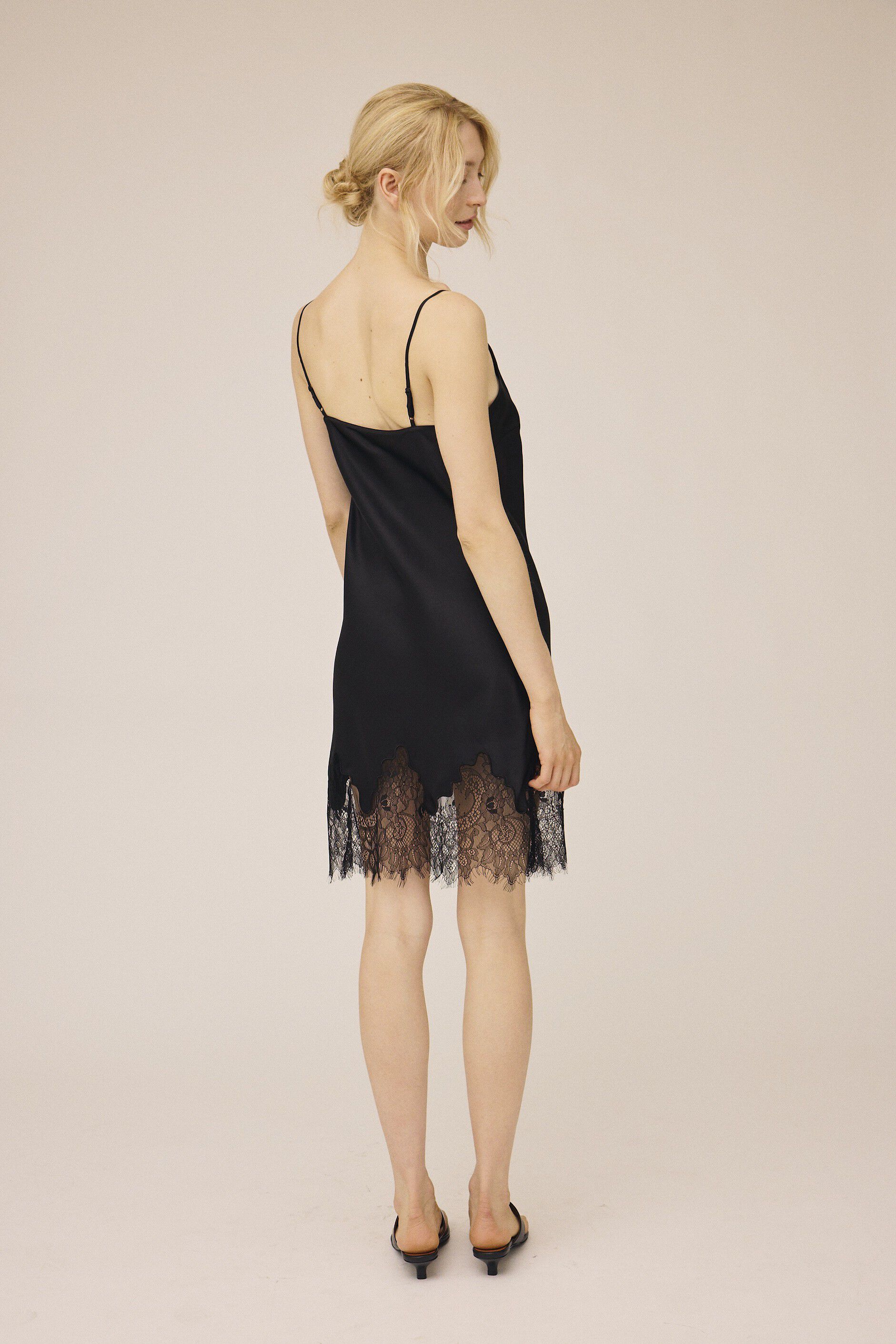 Moon 7 G - Slip Dress w. Lace, 100% Silk