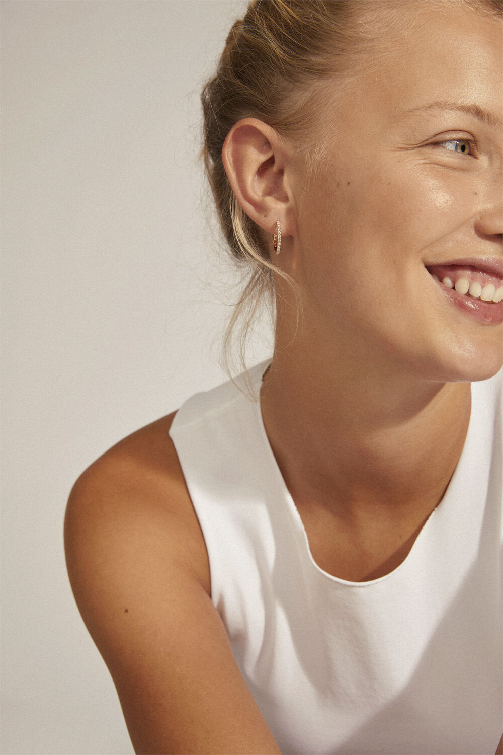 EBNA medium crystal hoops gold-plated