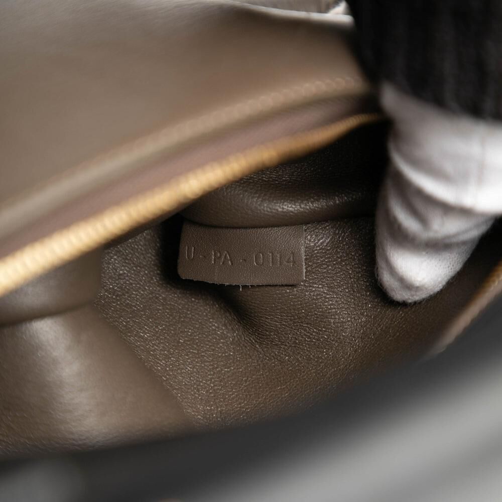 C&eacute;line Trapeze