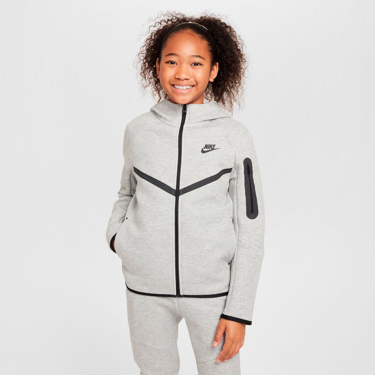 Tech Fleece H&aelig;ttetr&oslash;je