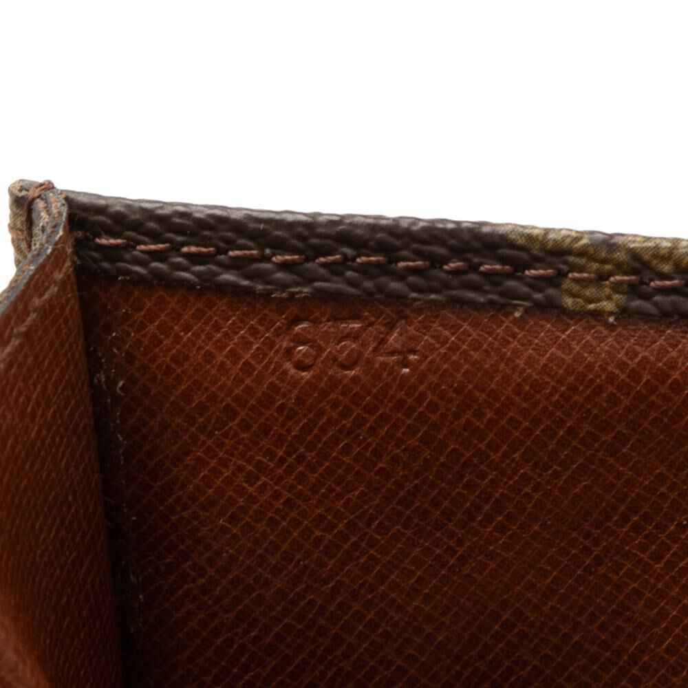 Louis Vuitton Clutch