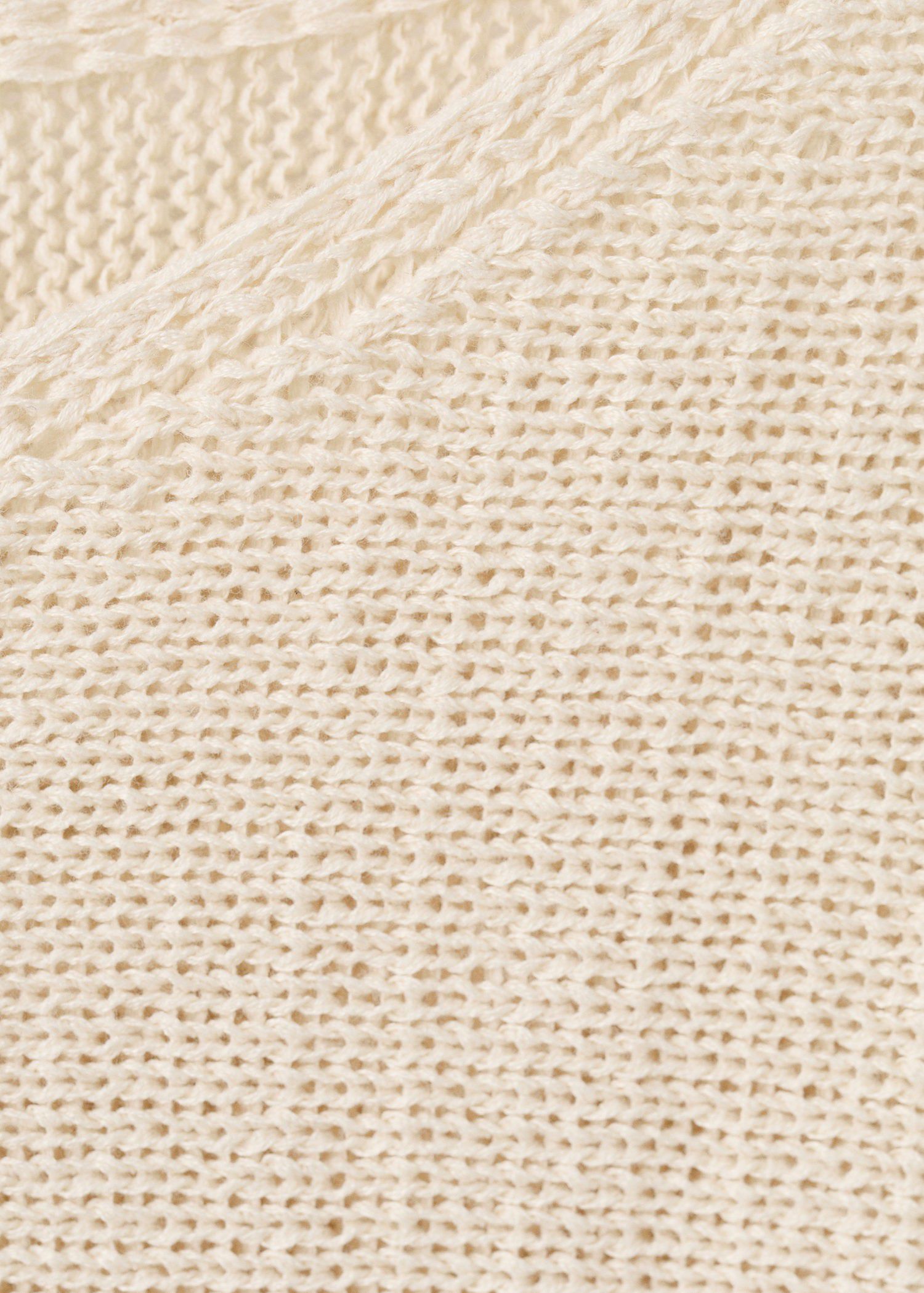 Long-sleeve knitted sweater