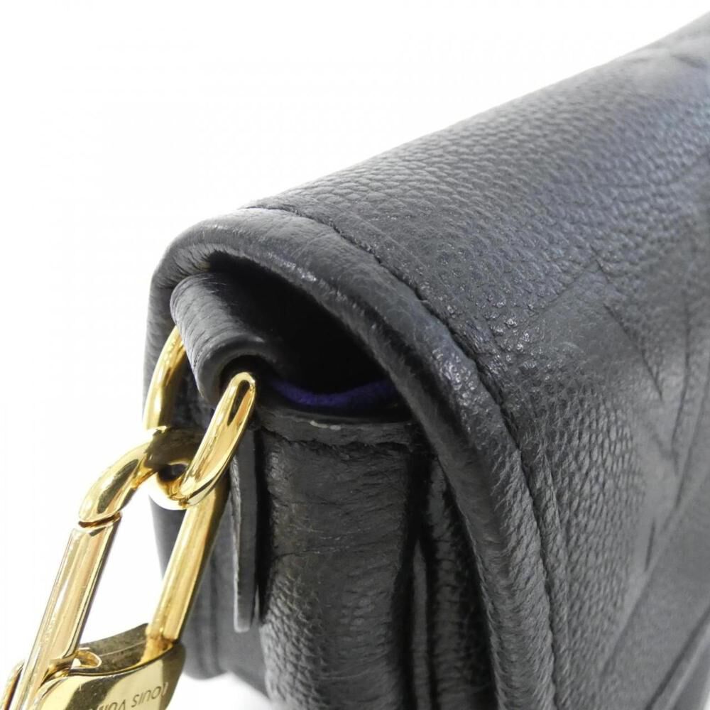 Louis Vuitton Shoulder Bags