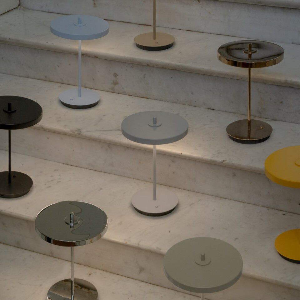 Asteria Move Monochrome