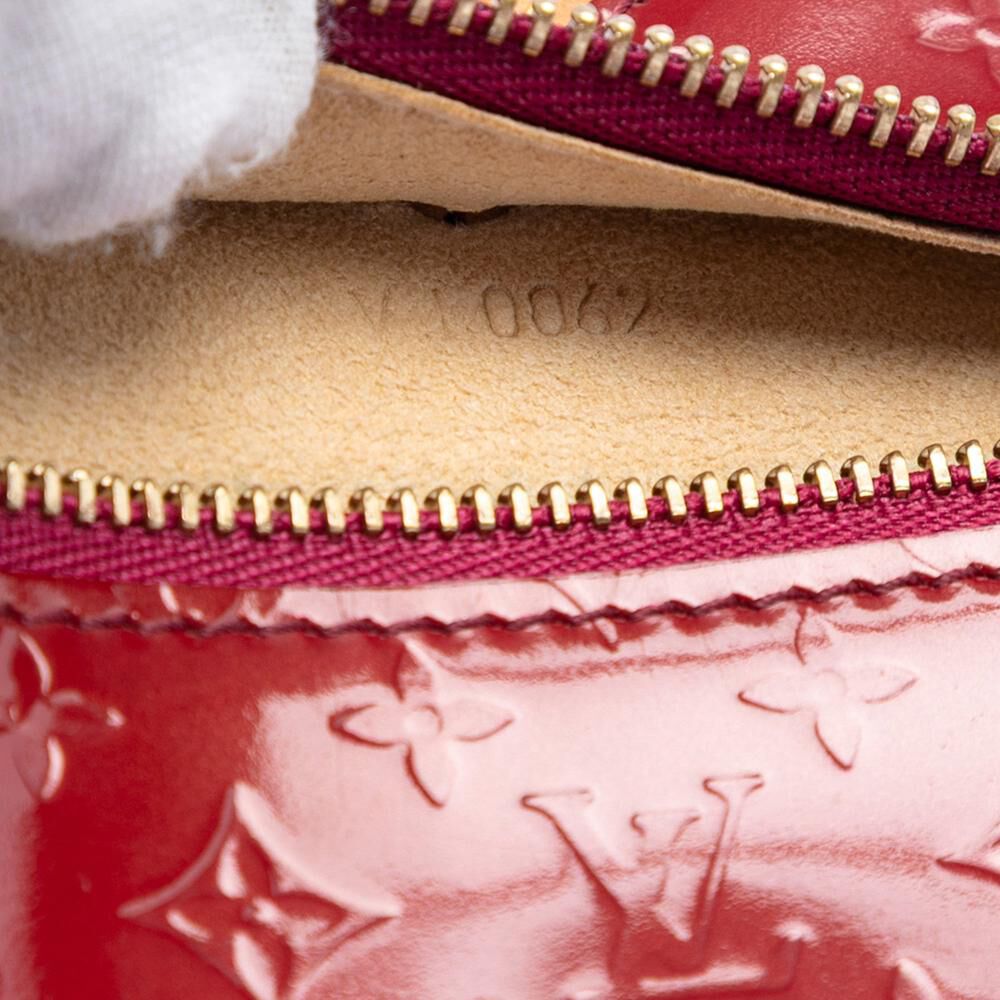 Louis Vuitton Shoulder Bags