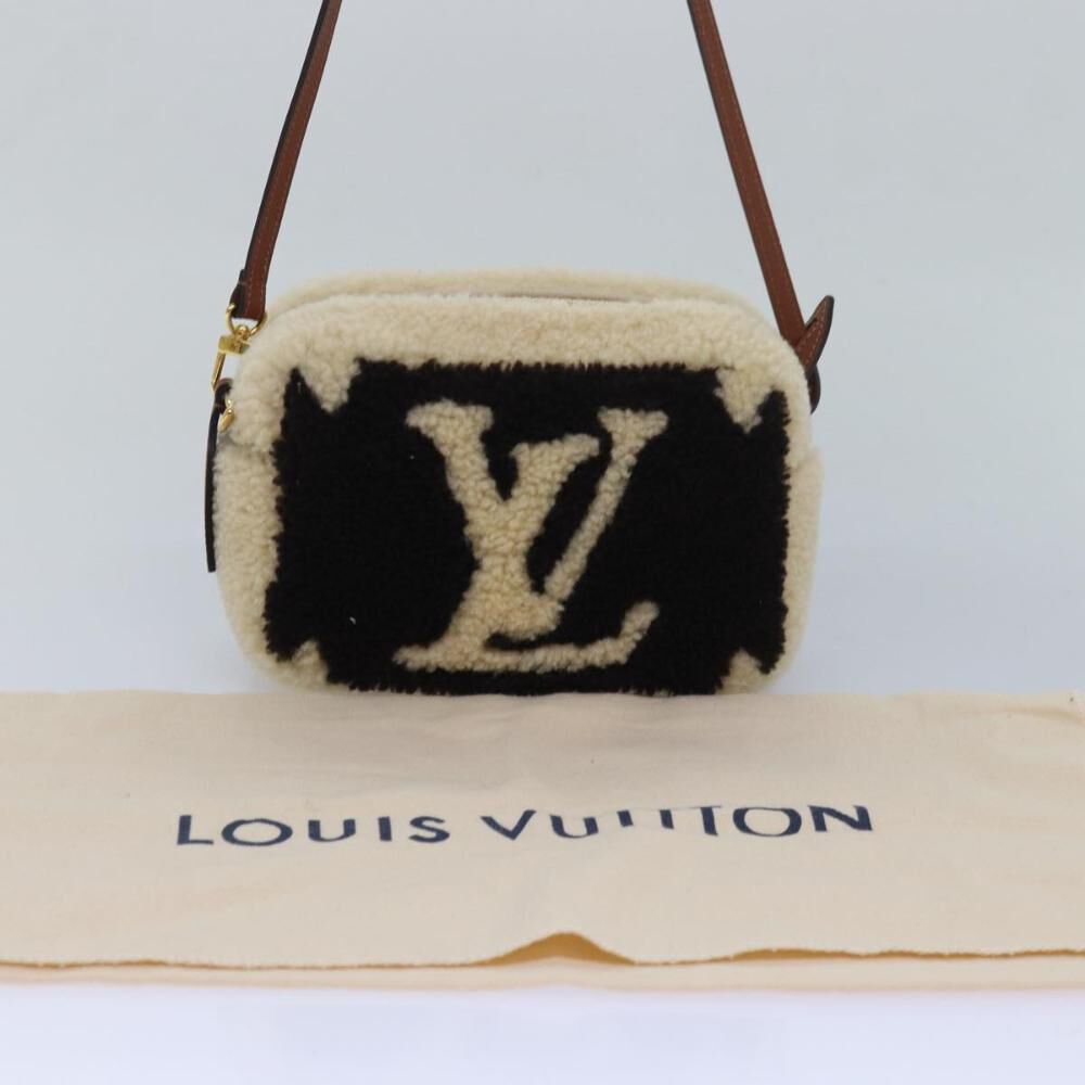Louis Vuitton Shoulder Bags