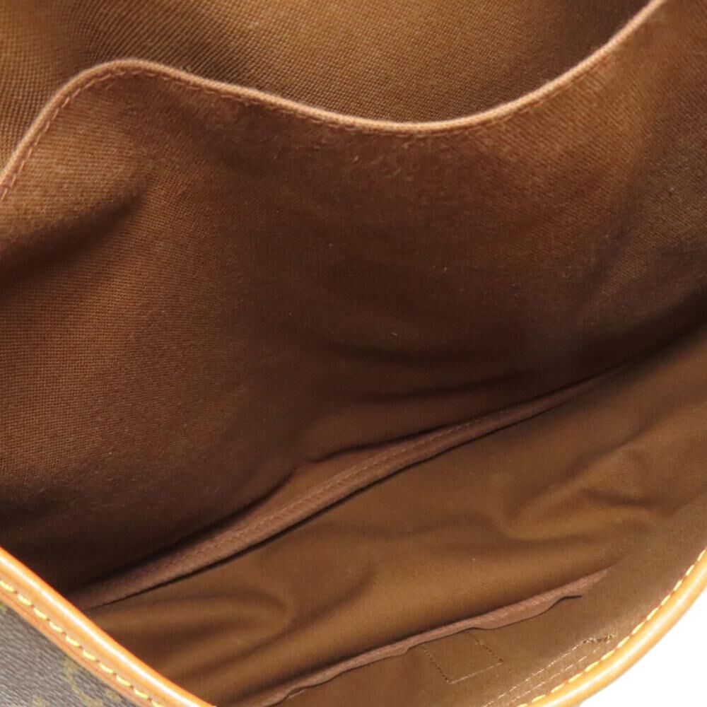 Louis Vuitton Saumur