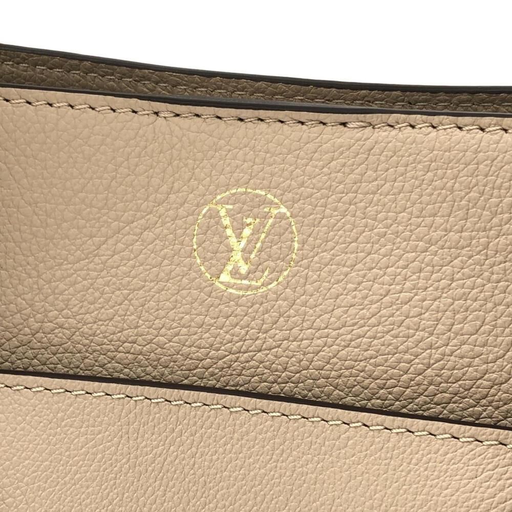 Louis Vuitton On My Side