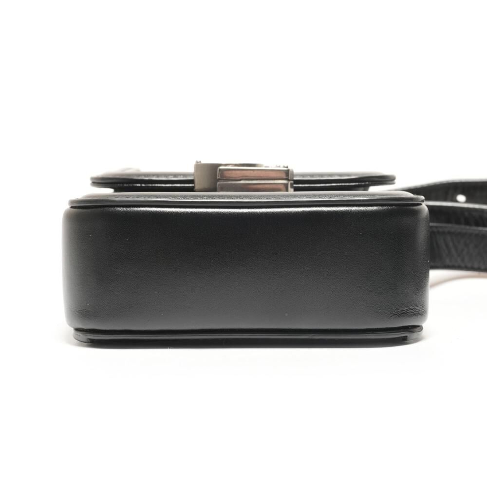 Yves Saint Laurent Shoulder Bag