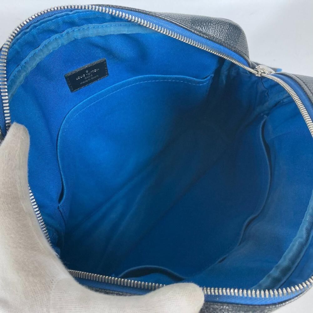 Louis Vuitton Messenger