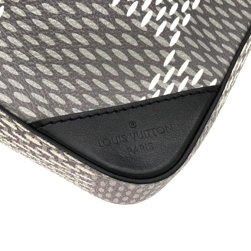 Louis Vuitton Shoulder Bags