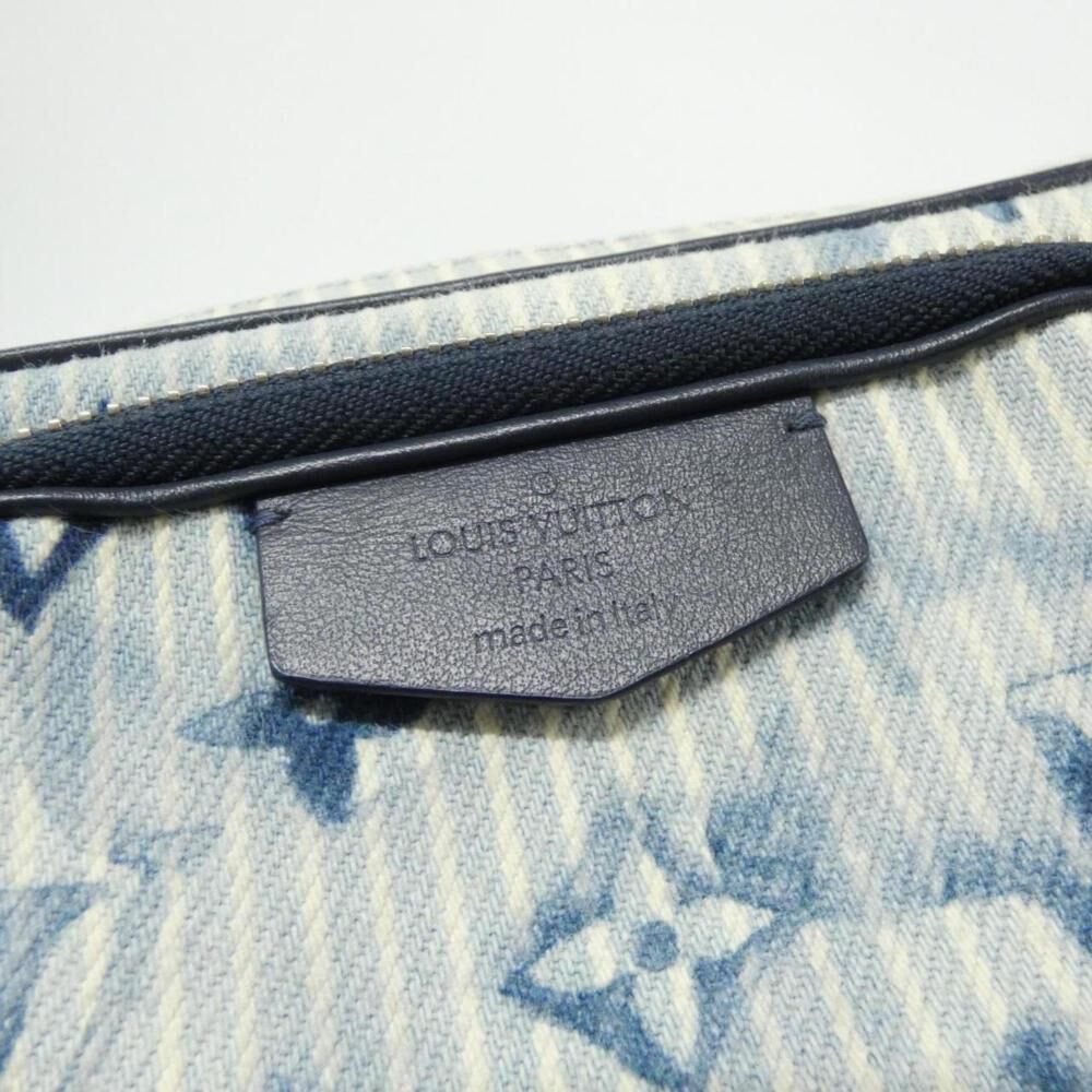 Louis Vuitton Shoulder Bags