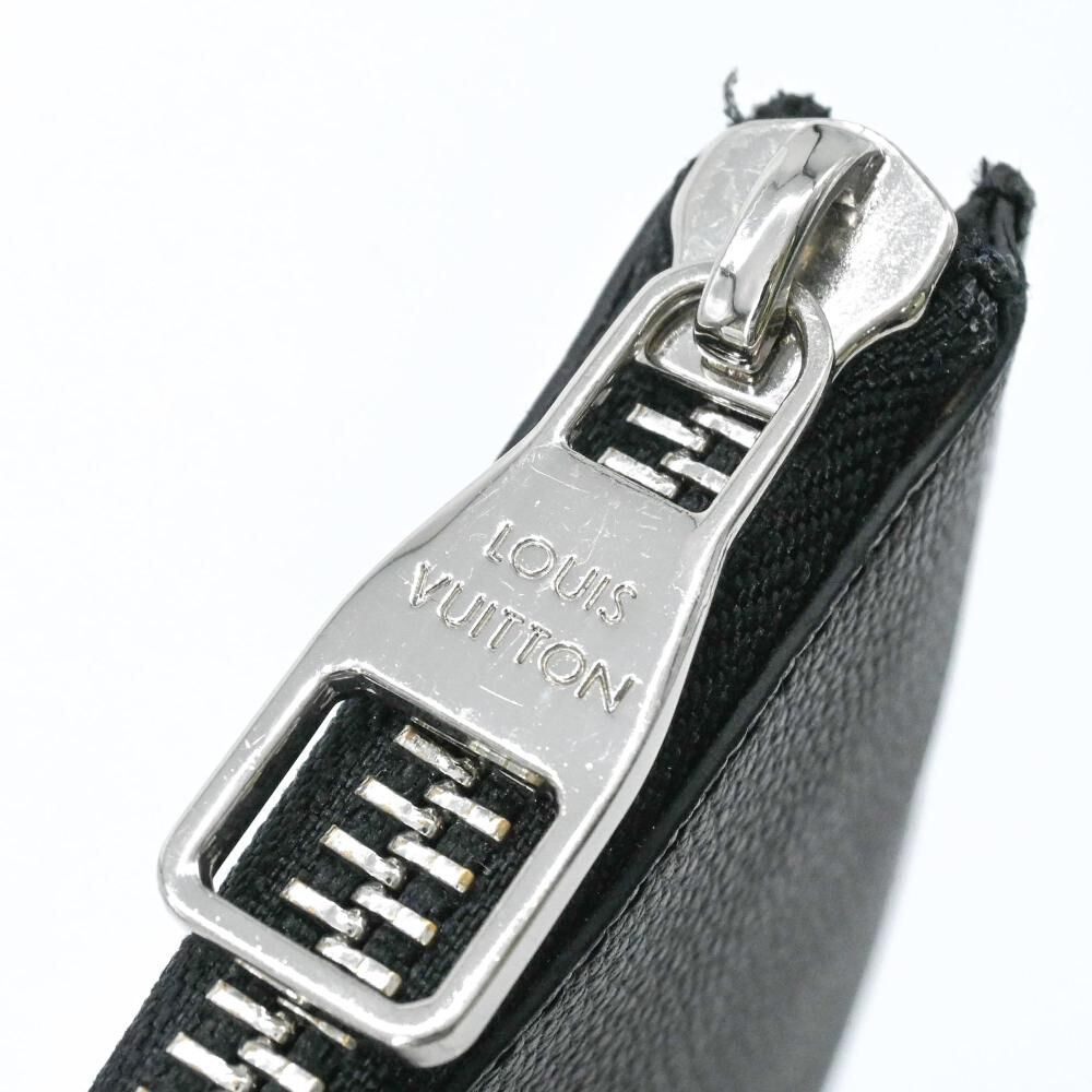 Louis Vuitton Clutch