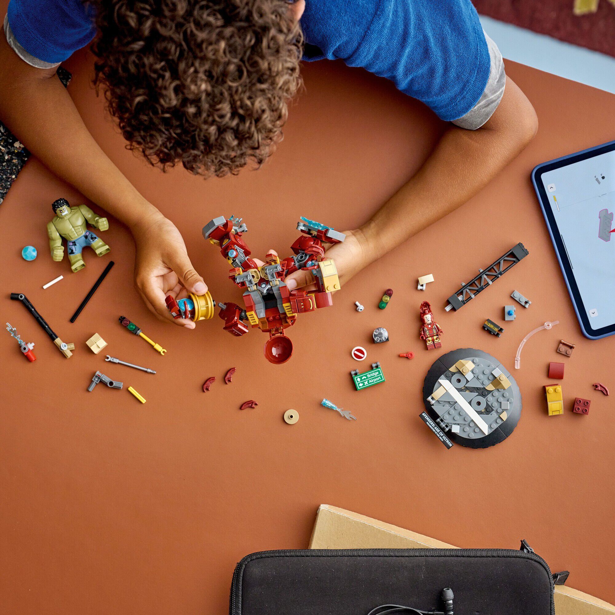 Episk kamp - Hulkbuster mod Hulk 76343