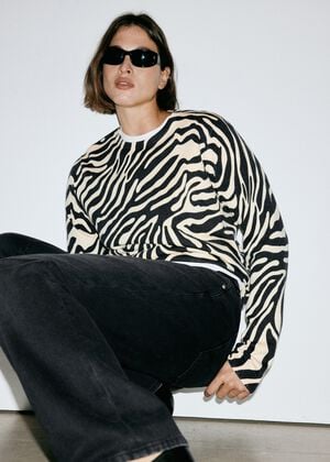 Fine-knit zebra jumper