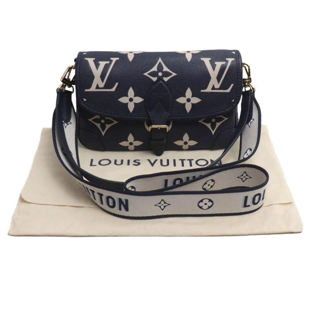 Louis Vuitton Shoulder Bags
