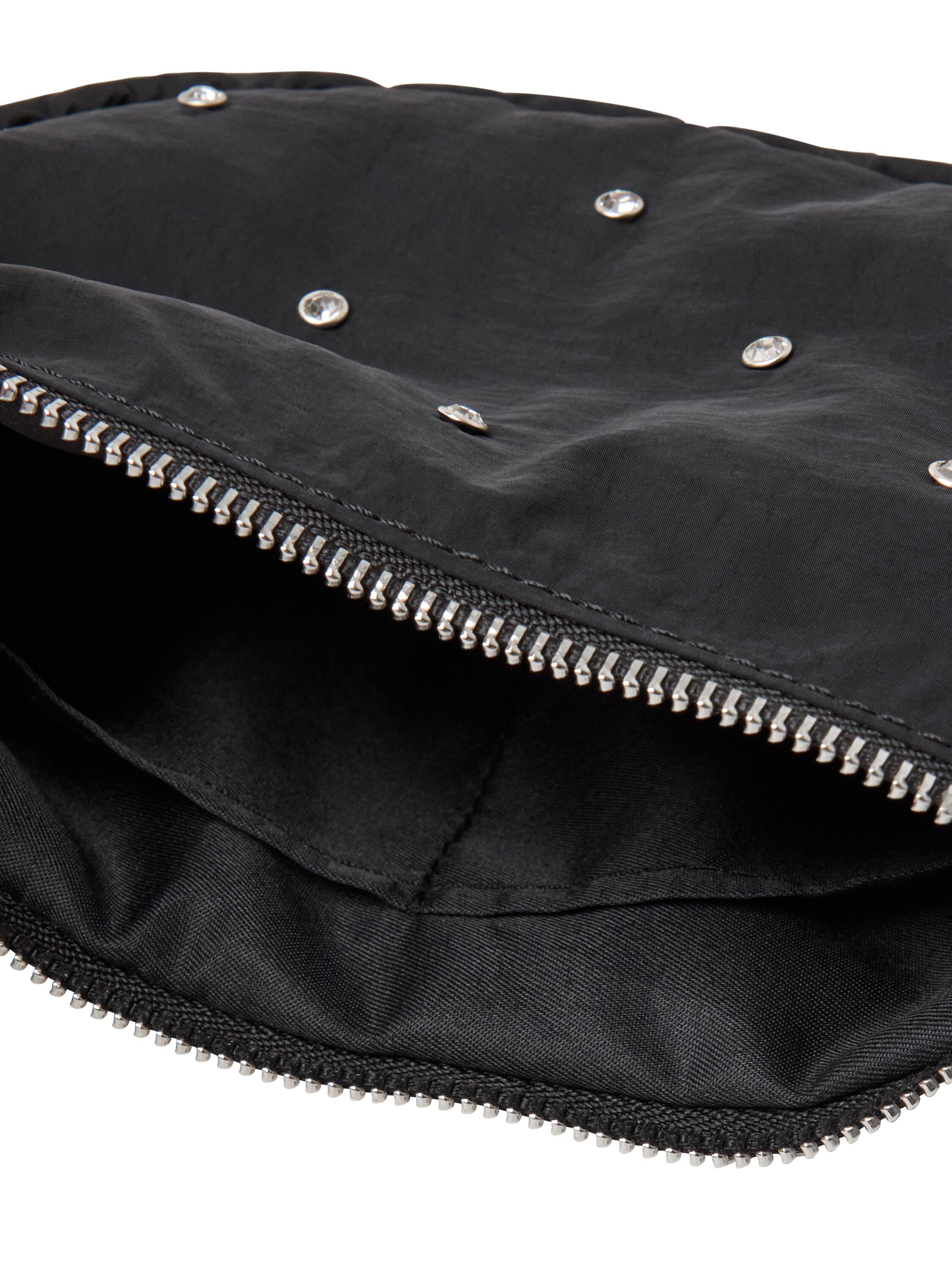 Crossbody bag with zip closure.