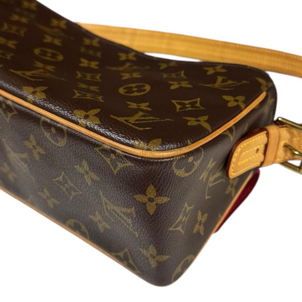 Louis Vuitton Shoulder Bags