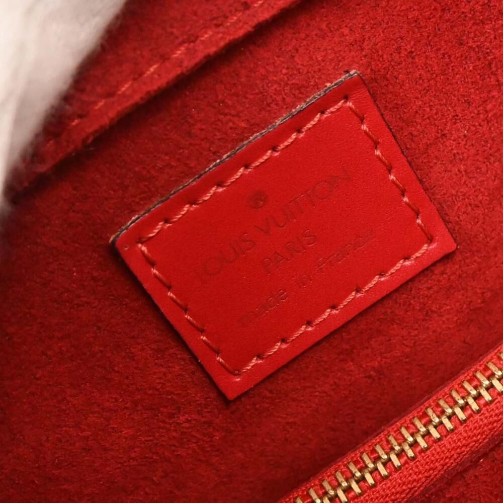 Louis Vuitton Pont Neuf