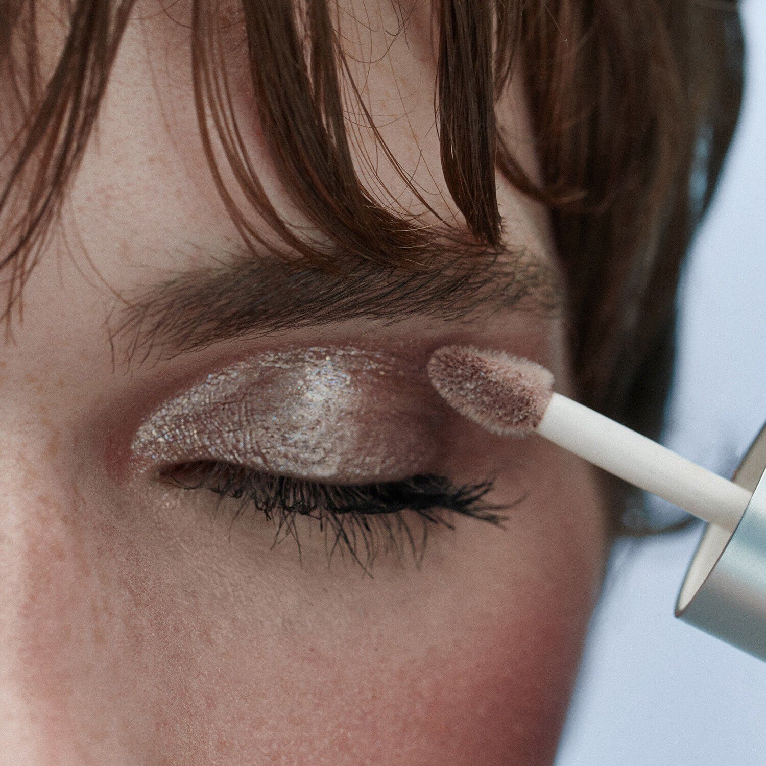 frost & flutter - S&aelig;t med &oslash;jenmakeup
