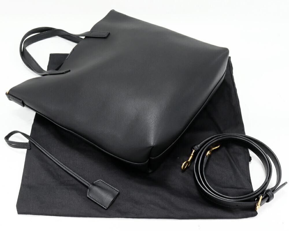 Yves Saint Laurent Shoulder Bag