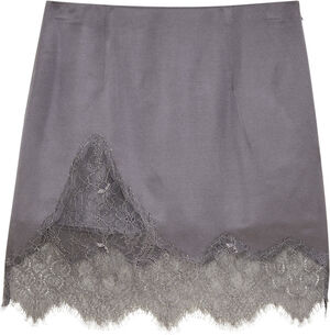 GONNA/SKIRT