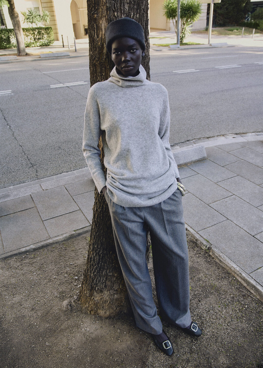 Buckle leather shoes