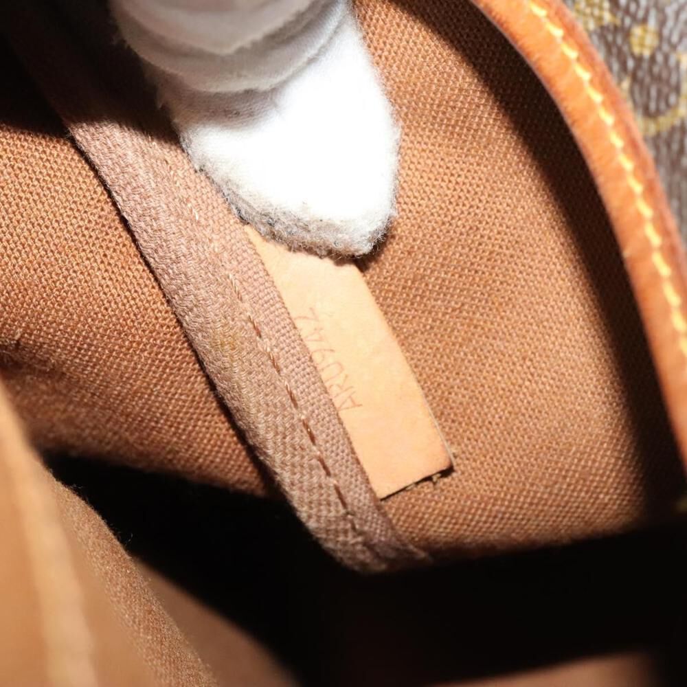 Louis Vuitton Saumur