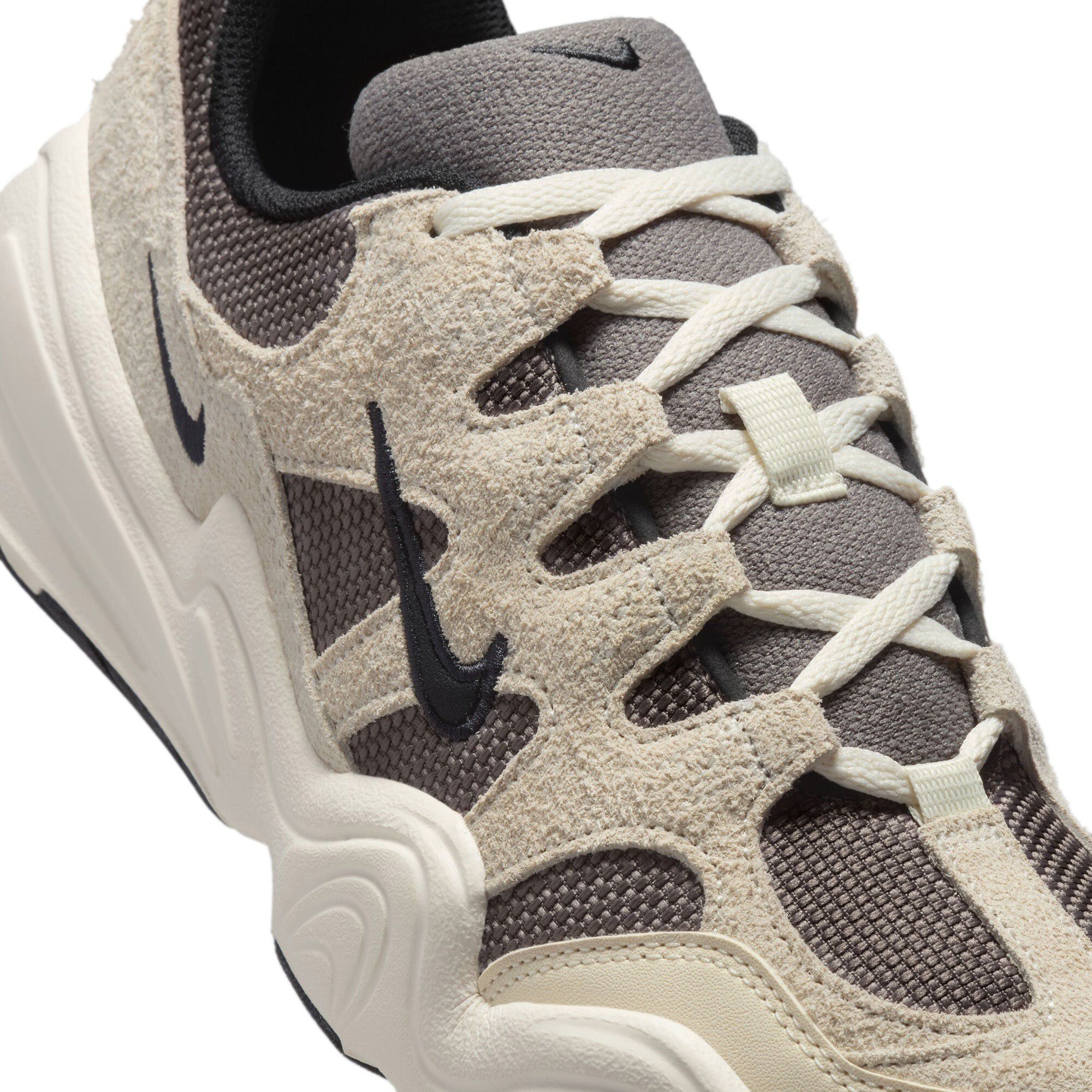 Tech Hera Sneakers