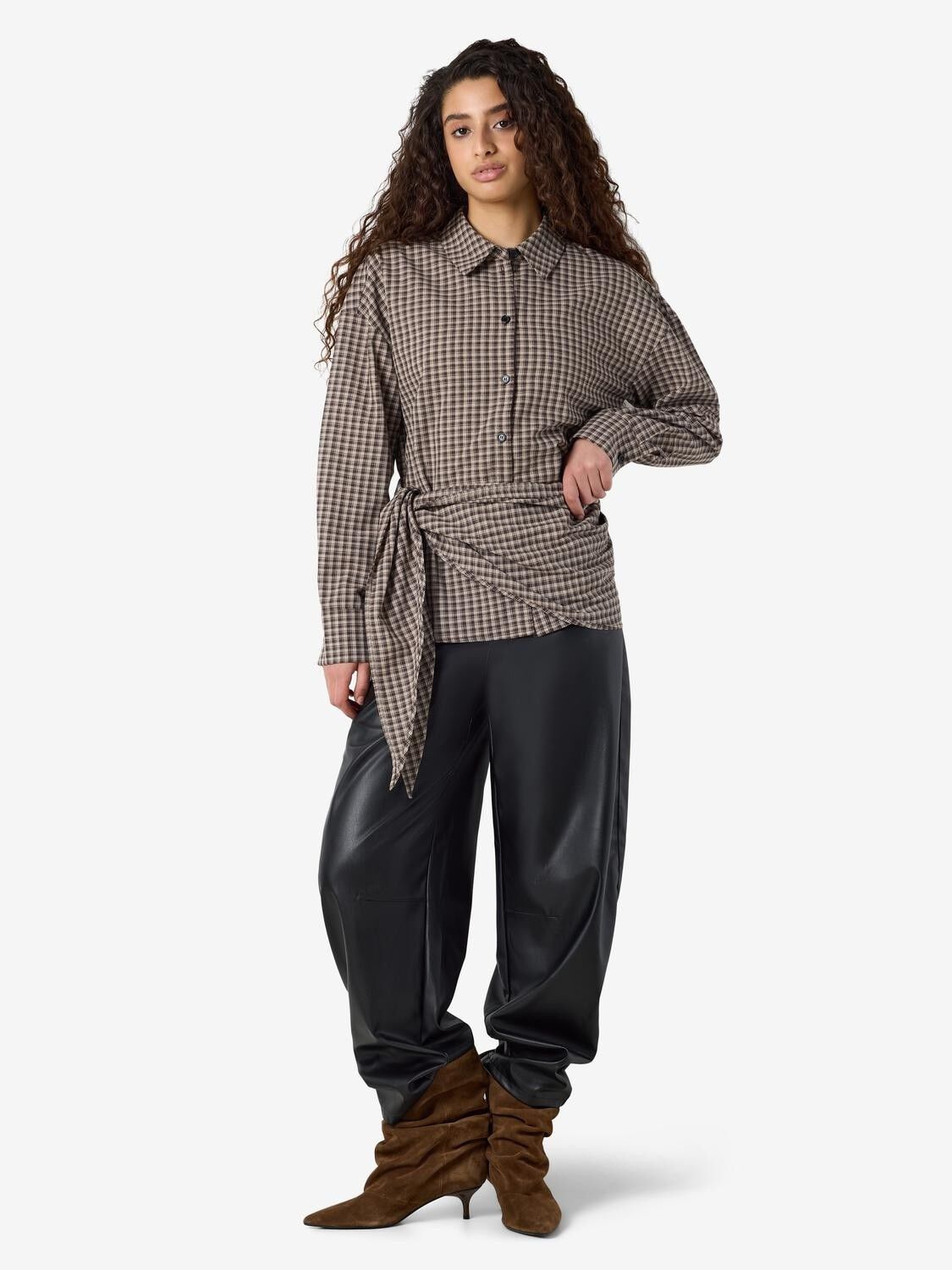 NMKILAH L/S SCARFSHIRT