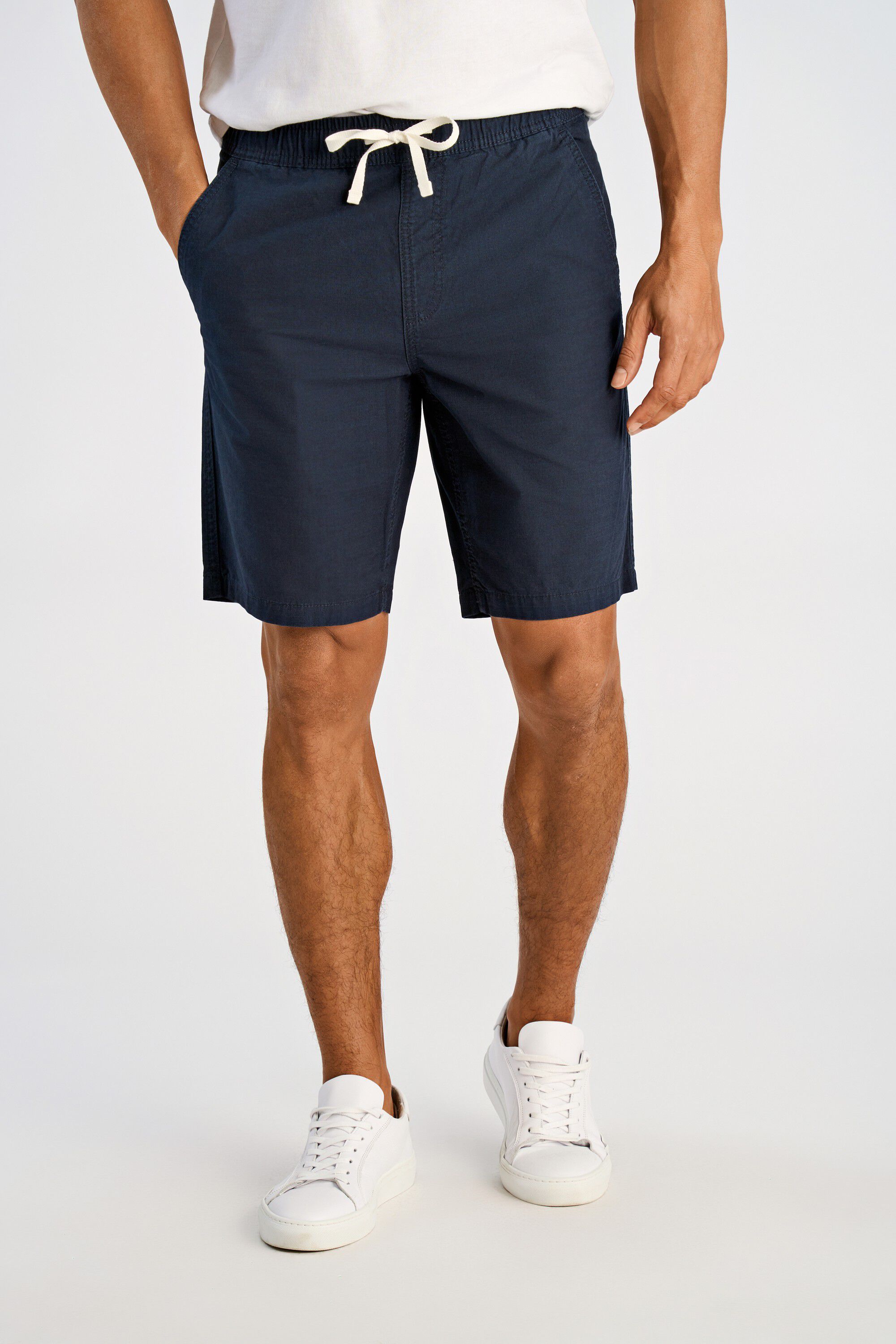 Elastic waist shorts