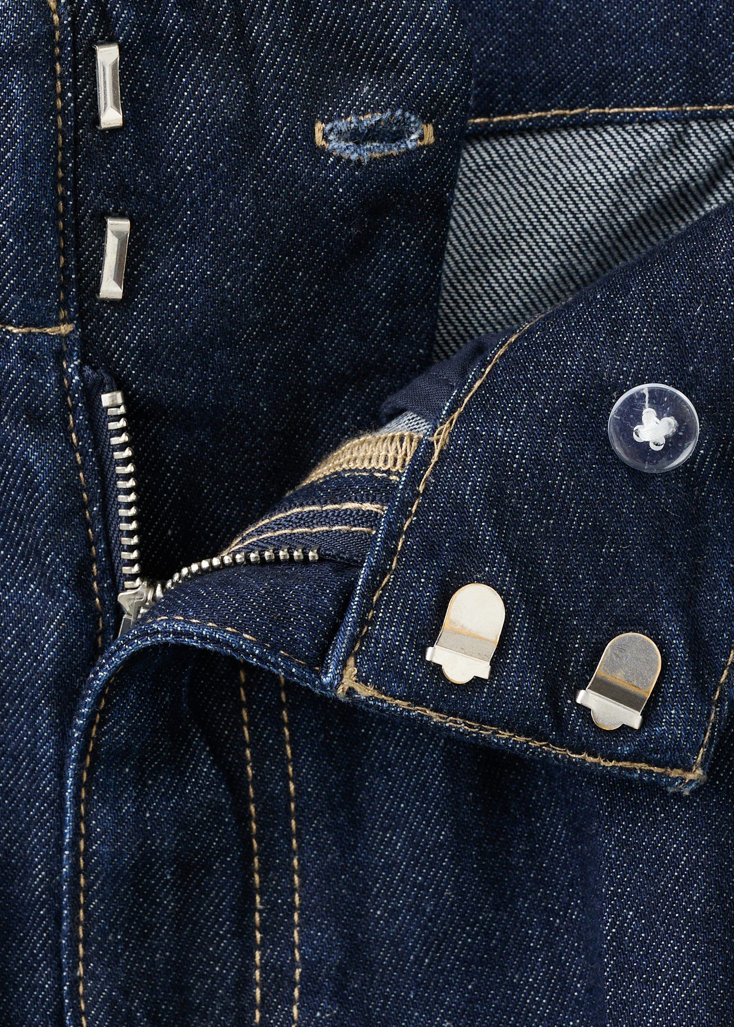 Wide leg mid-rise jeans