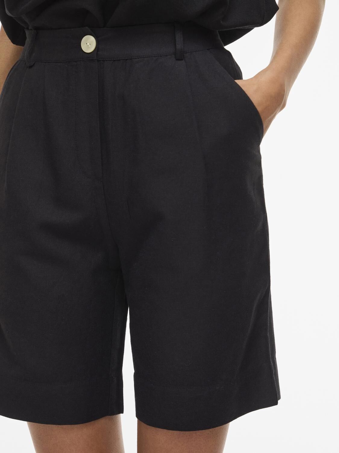 VIPRISILLA HW BERMUDA SHORTS/VOL -