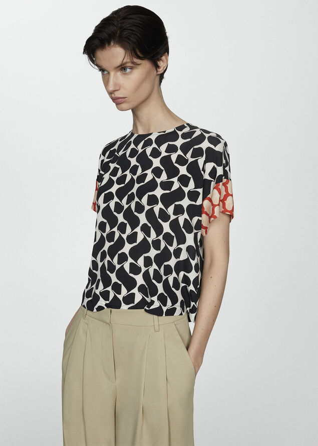 Printed blouse with contrasting tri
